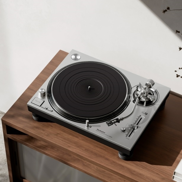 Technics Set SL-1200GR2ES + Ortofon Concorde Music Blue (silber